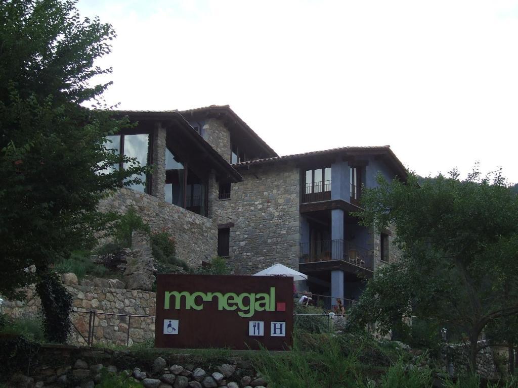 Monegal 3*
